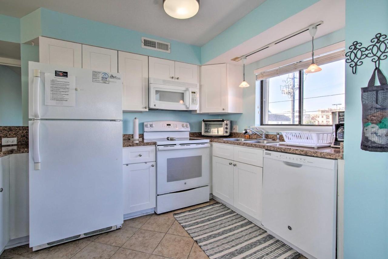 Ocean-View Condo With Deck, Steps To Carolina Beach! Zewnętrze zdjęcie